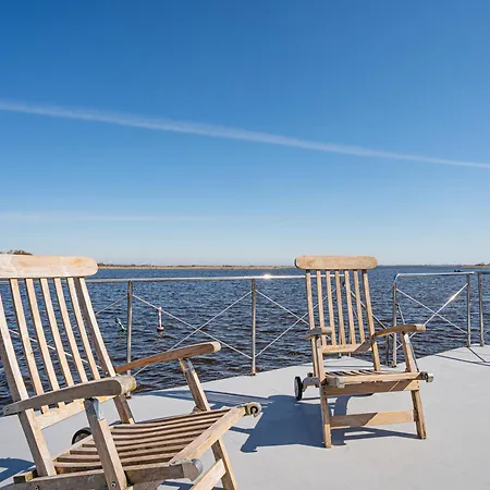 Chalet Houseboat Campi 4 Persons Uitgeest