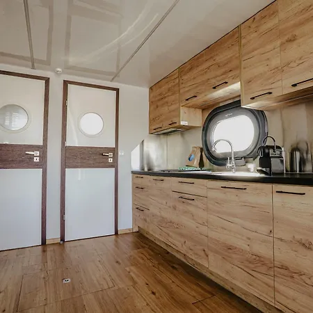 Houseboat Campi 4 Persons Uitgeest