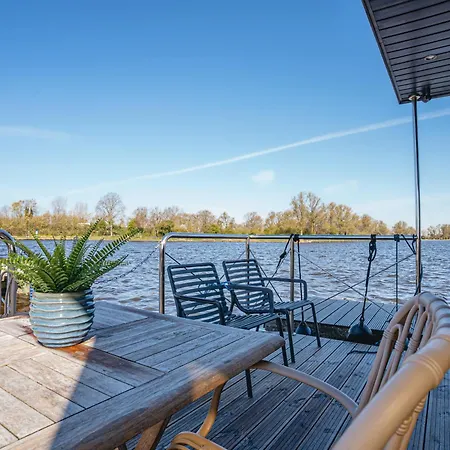 Houseboat Campi 4 Persons Chalet