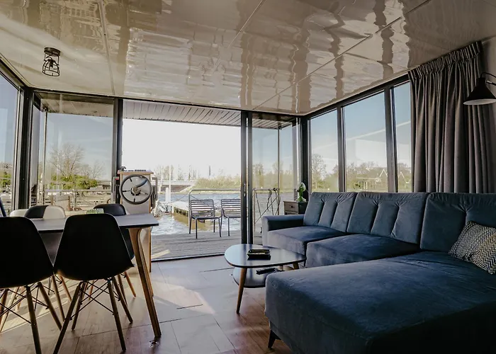Houseboat Campi 4 Persons Chalet Uitgeest