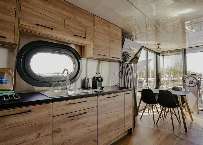 Chalet Houseboat Campi 4 Persons