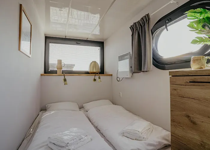 Houseboat Campi 4 Persons Chalet Uitgeest