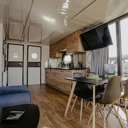 Houseboat Campi 4 Persons * Uitgeest