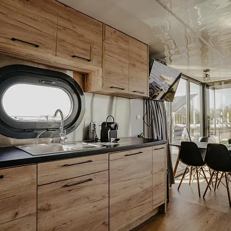 Chalet Houseboat Campi 4 Persons