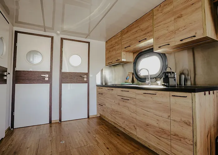 Houseboat Campi 4 Persons Uitgeest