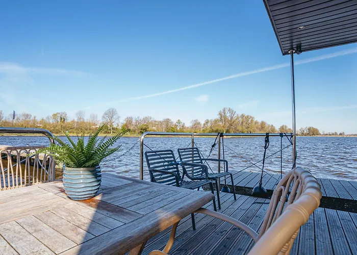 Houseboat Campi 4 Persons Chalet