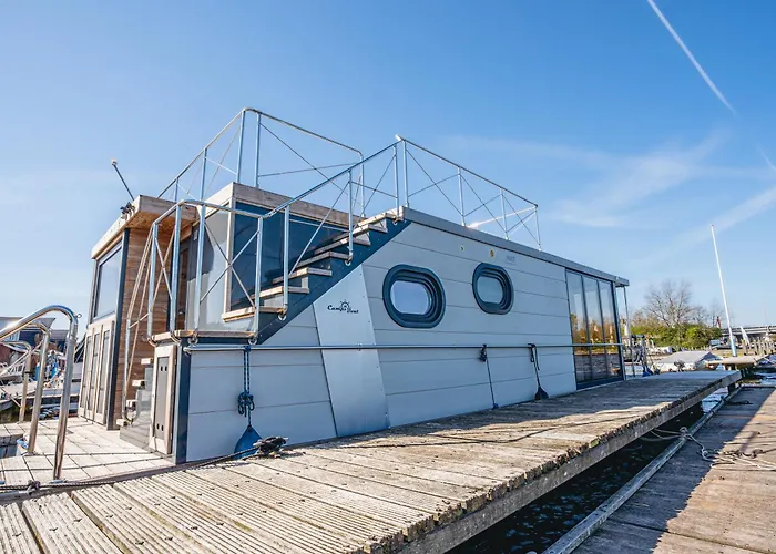 Houseboat Campi 4 Persons * Uitgeest