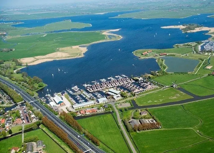 Houseboat Campi 4 Persons Chalet Uitgeest